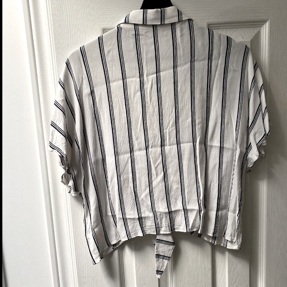 WILFRED FREE Cropped Button Down Shirt - Aritzia - Large - Picture 4 of 5